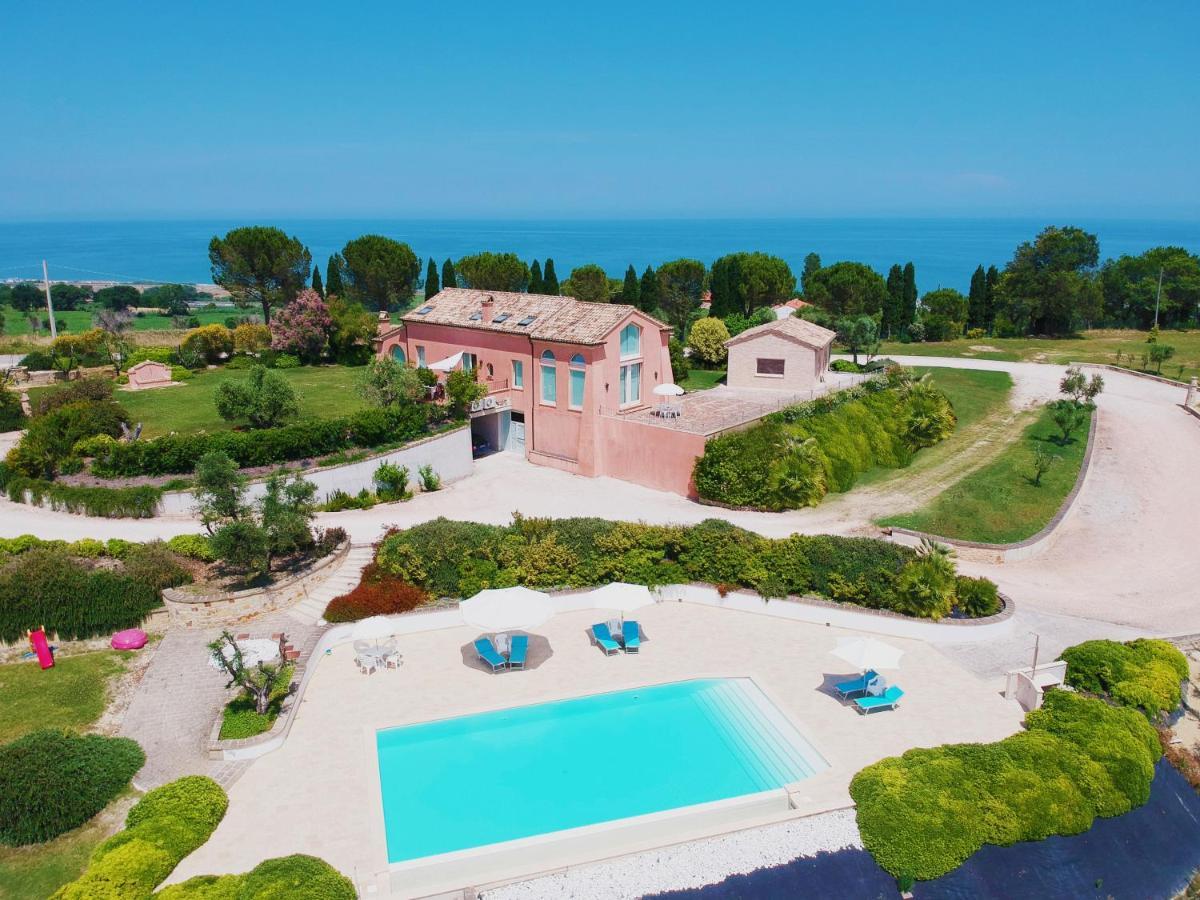 تْشيفيتانوفا ماركي Nontiscordardime B&B Villa Agriturismo المظهر الخارجي الصورة