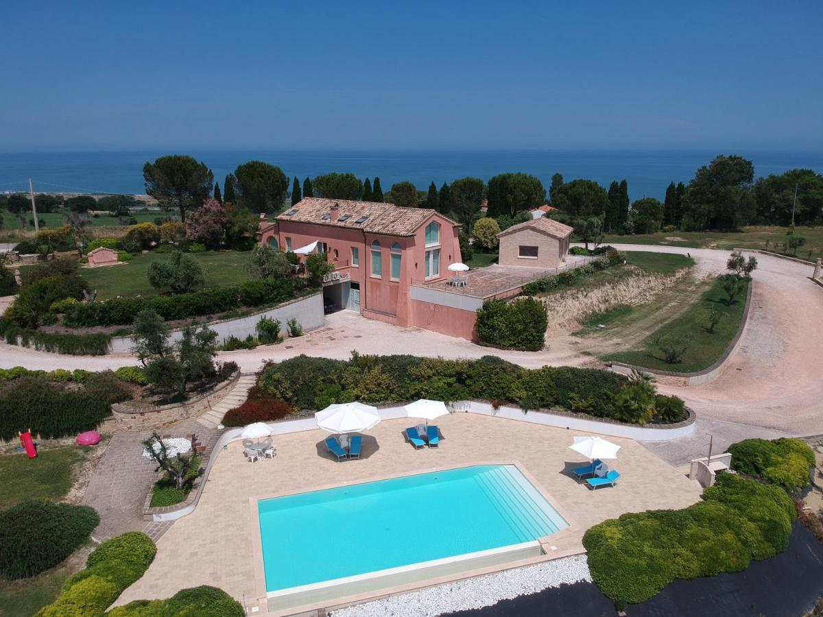 تْشيفيتانوفا ماركي Nontiscordardime B&B Villa Agriturismo المظهر الخارجي الصورة